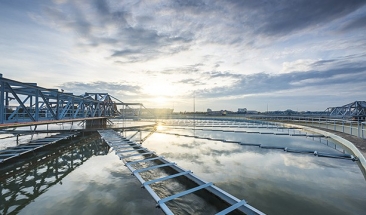 Level measurement in a wastewater treatment plant